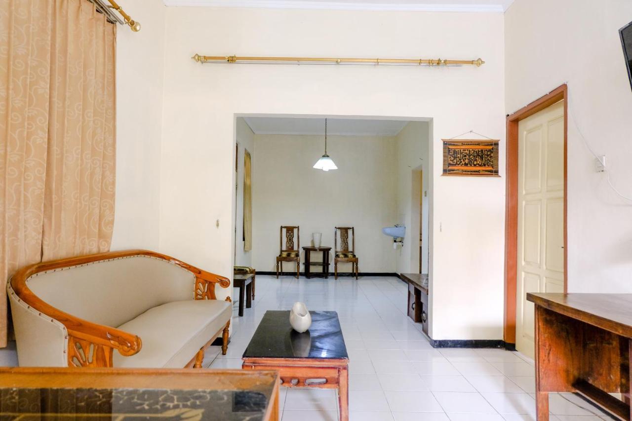 Hotel Spot On 2875 Madani Family Syariah Malang