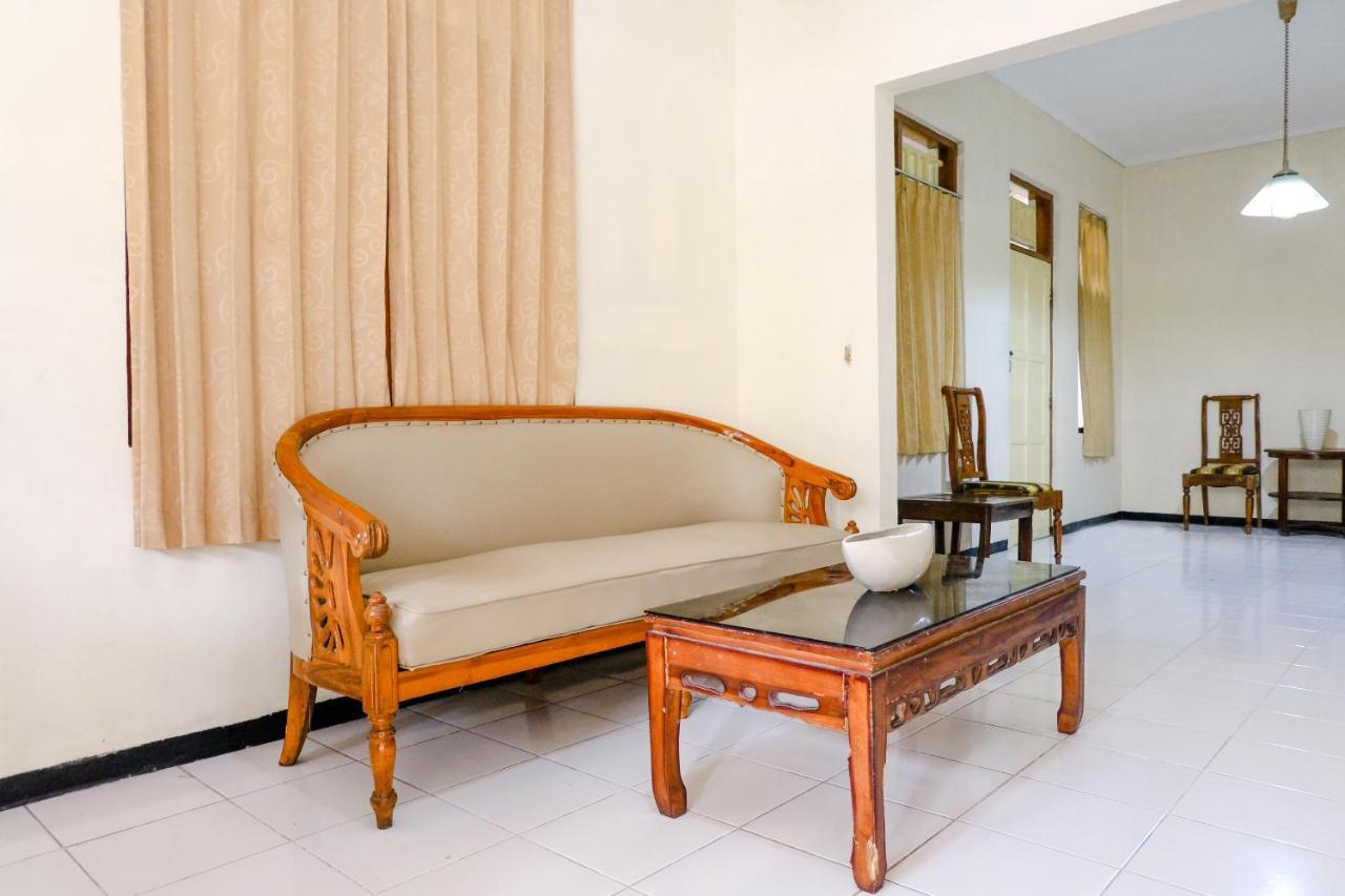 Hotel Spot On 2875 Madani Family Syariah Malang
