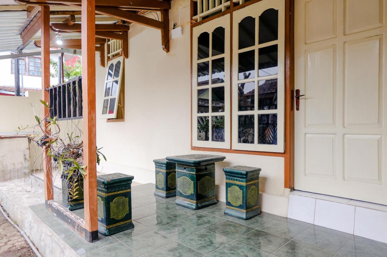 Spot On 2875 Madani Family Syariah Hotel 2*