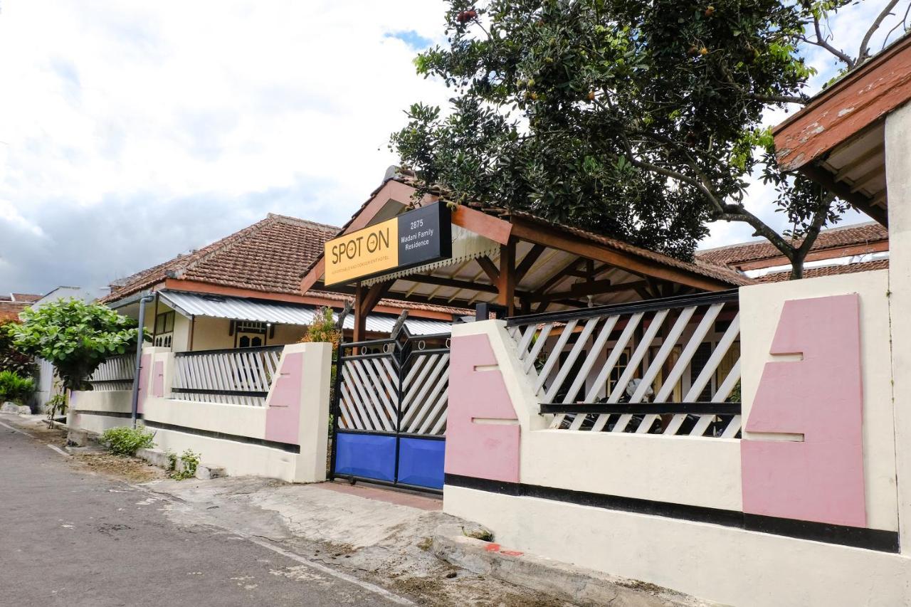 Spot On 2875 Madani Family Syariah Hotel 2*